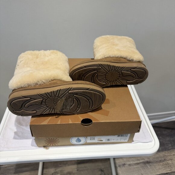 UGG AUSTRALIA BOOT - Picture 4 of 5